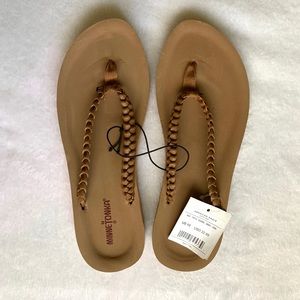 NWT Minnetonka Flip Flops